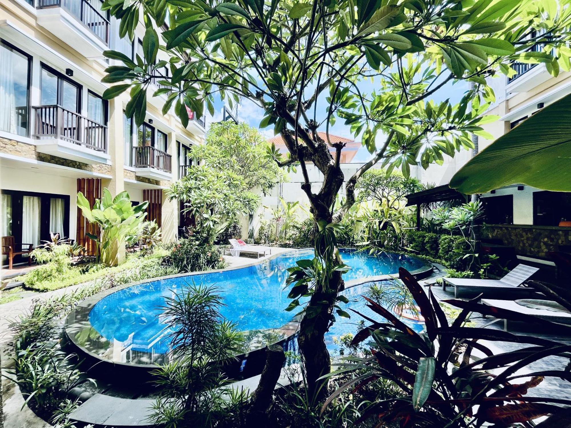 Suris Boutique Hotel Кута Экстерьер фото
